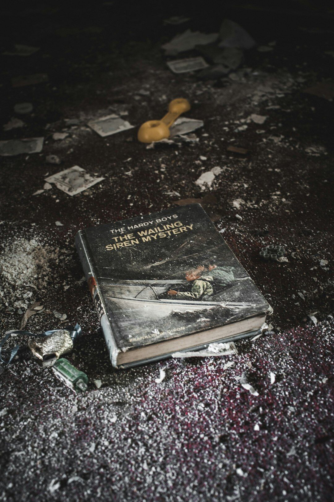 dark mystery book cover